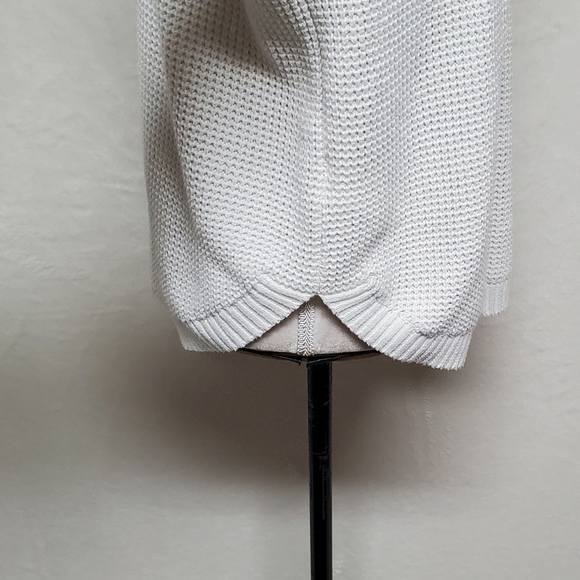VINTAGE Michael Michael Kors White Waffle Knit Drop Shoulder Turtleneck Sweater - Picture 10 of 16
